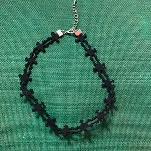 Black snowflake chocker